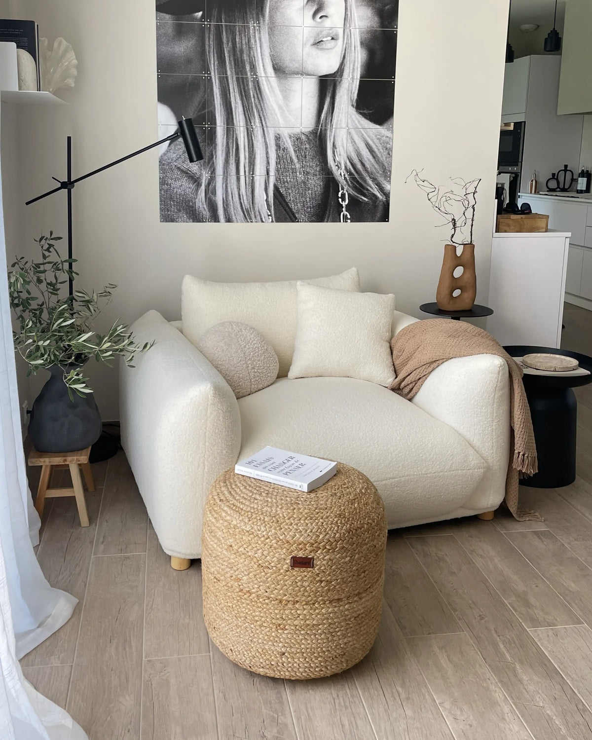 Armchair COMO Boucle Off-White – angled product view