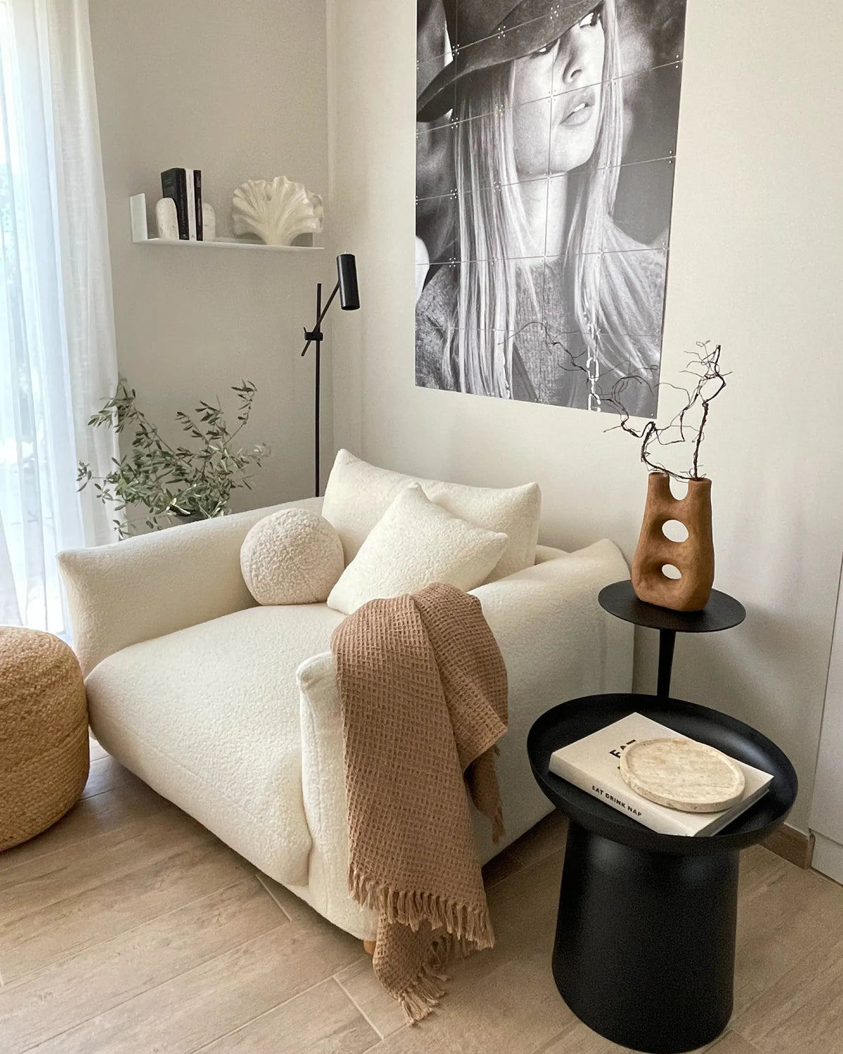 Armchair COMO Boucle Off-White – front view