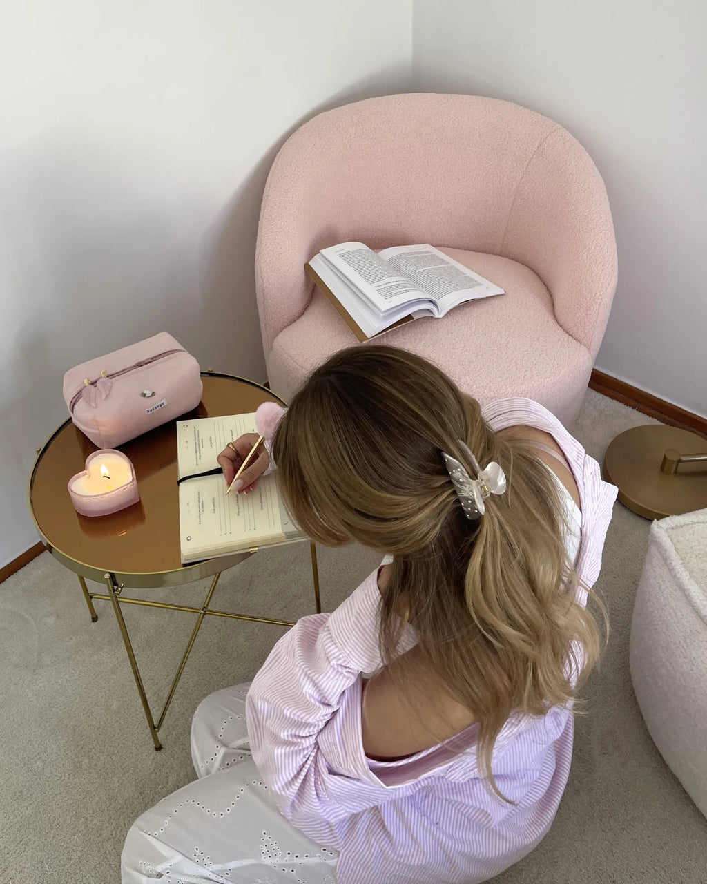 Swivel Armchair DAVIK Boucle Pastel Pink
