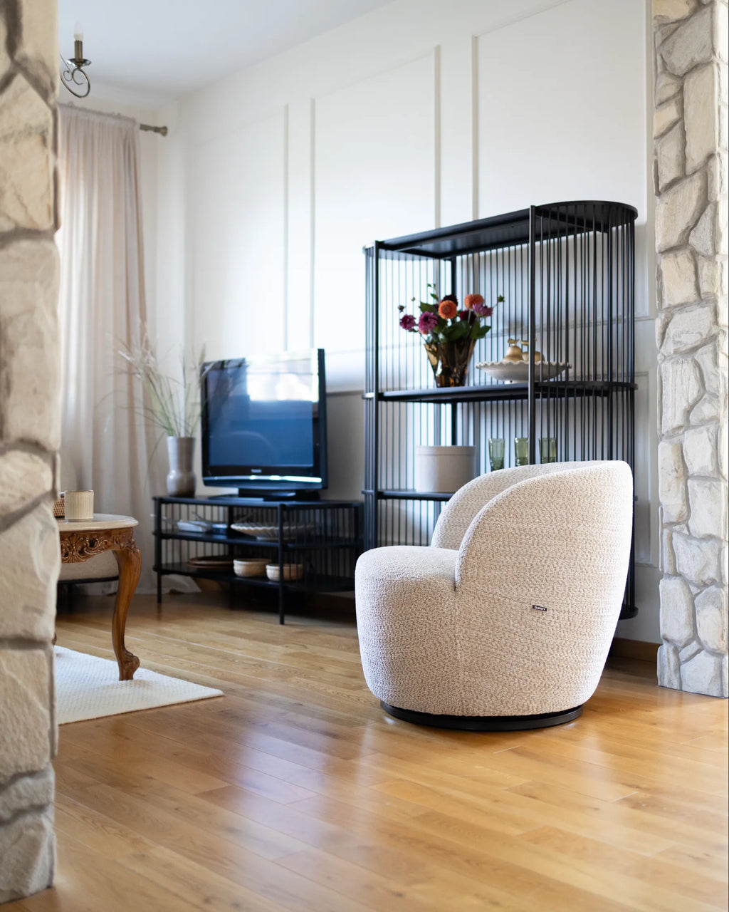 Swivel Armchair KUOLPA Chenille Beige