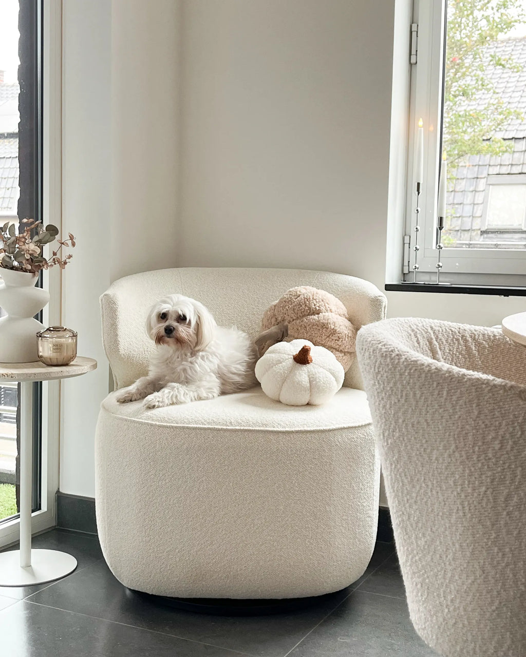 Swivel Armchair MOLLEBY Boucle Off-White