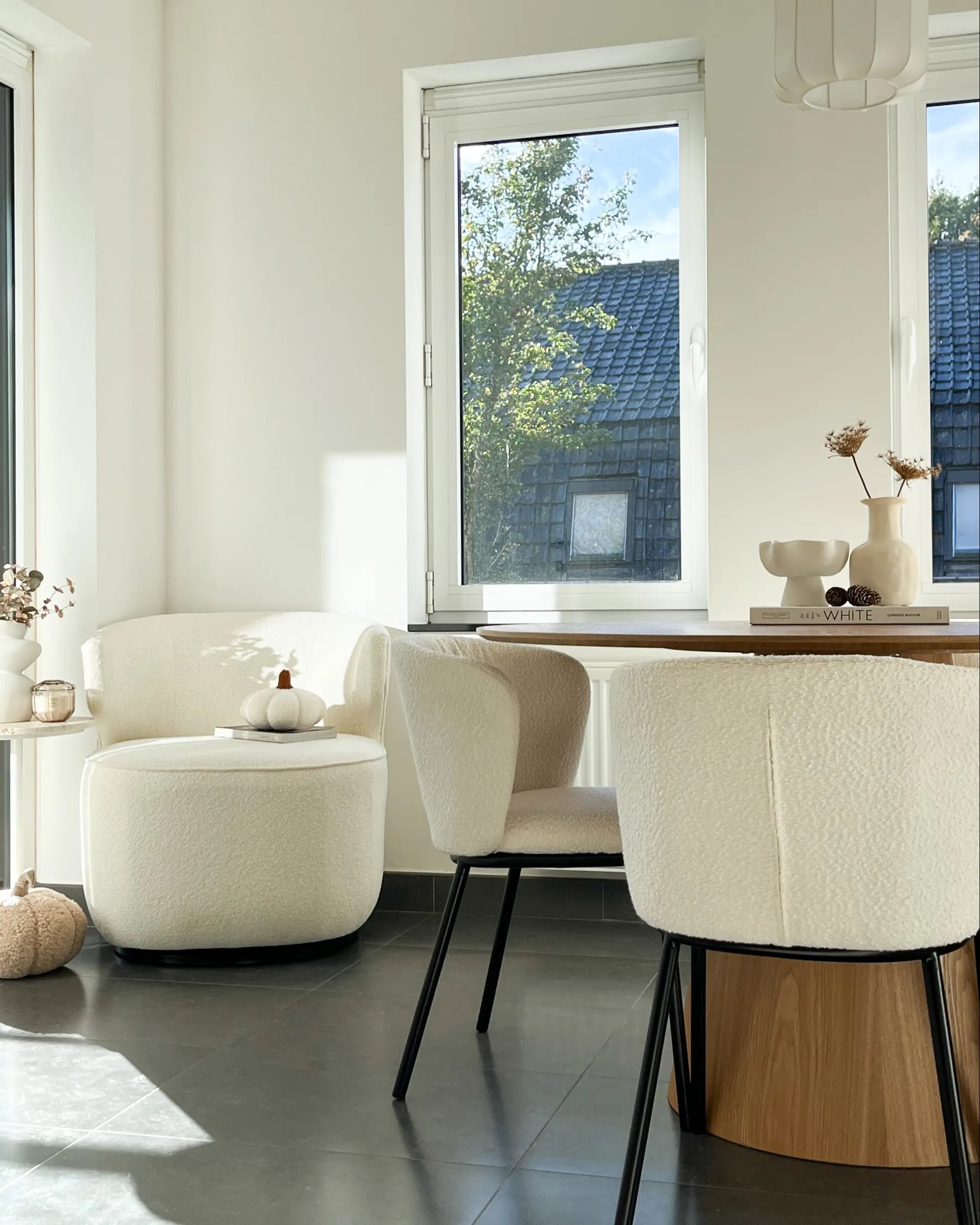 Swivel Armchair MOLLEBY Boucle Off-White