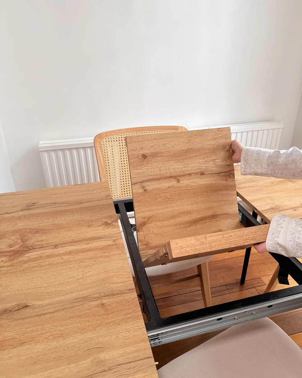Extending Dining Table HARLOW Brown 140/180 cm 90 cm