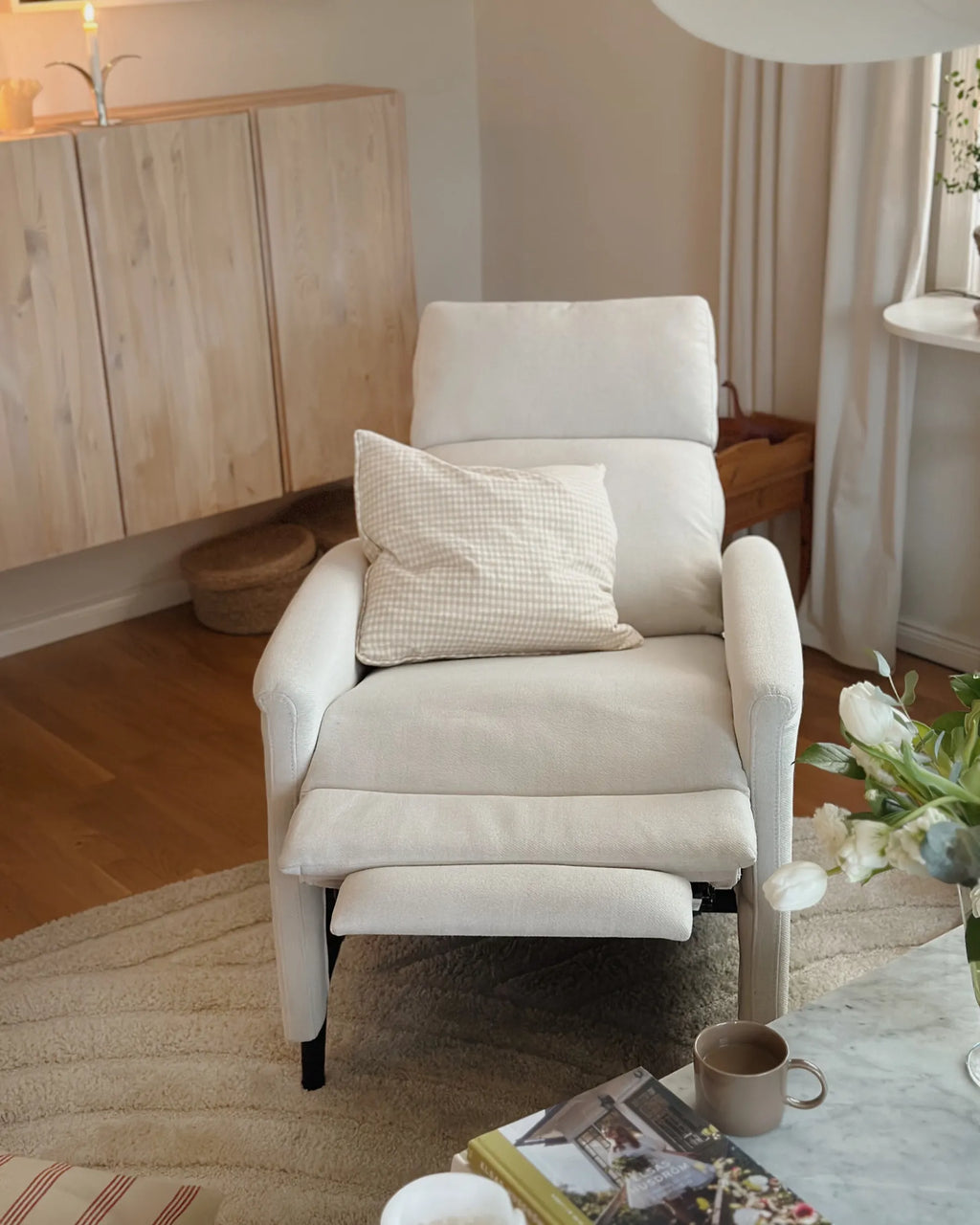 Recliner Chair SELVIK with Footrest Fabric Off-White