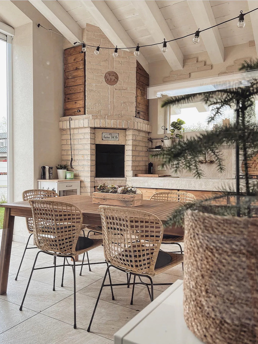 Set of 2 Dining Chairs ELFROS Rattan Natural