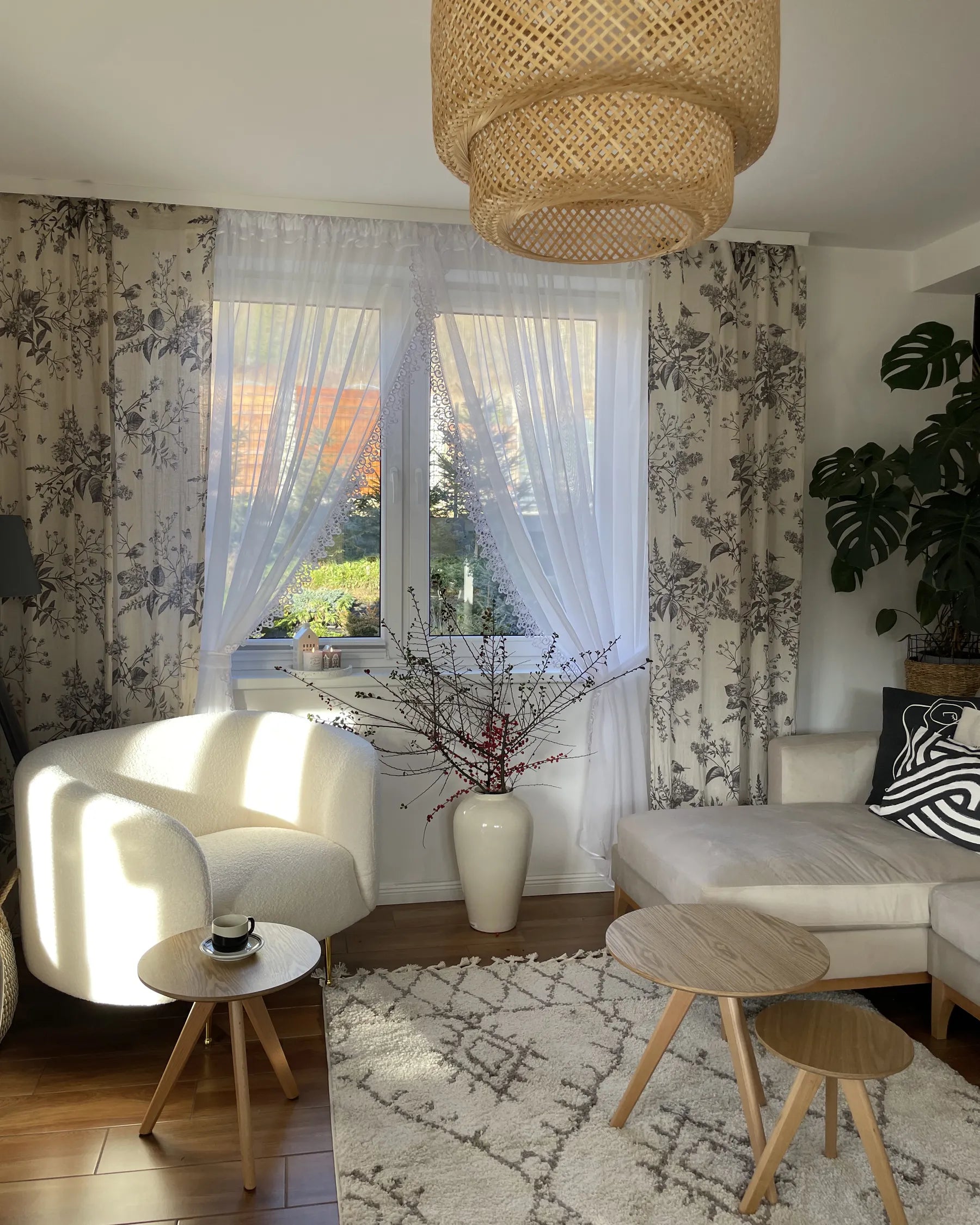 Armchair LOEN Boucle White