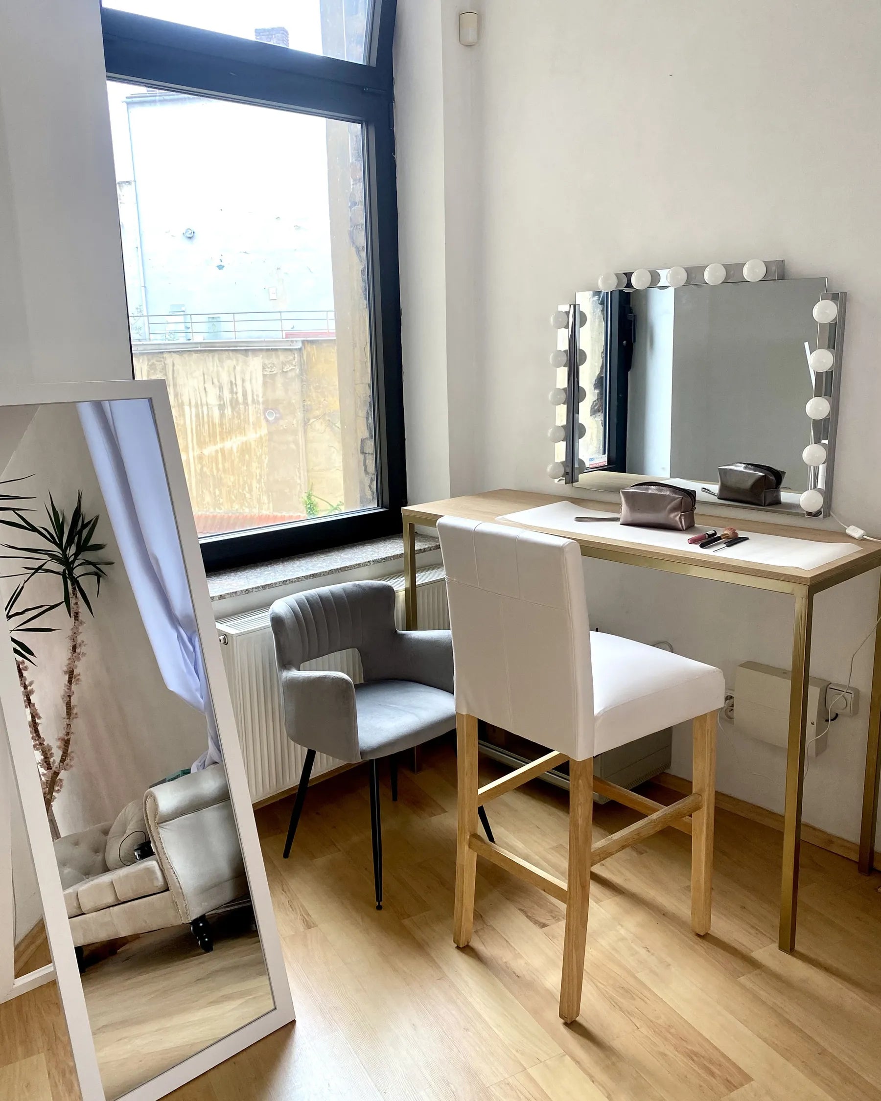Set of 2 Bar Chairs MADISON Faux Leather Off-White