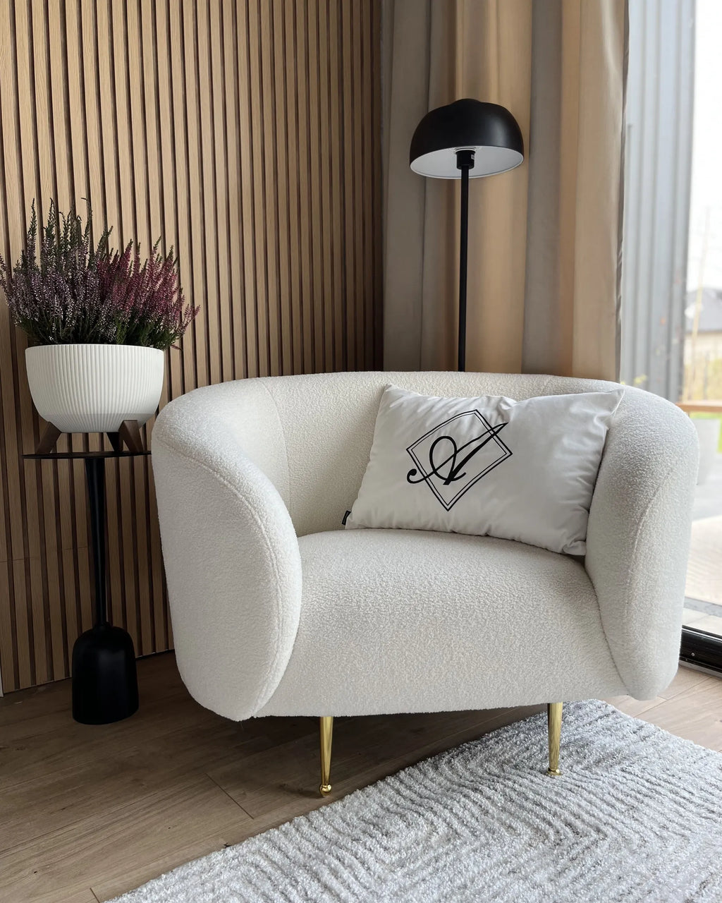 Armchair LOEN Boucle White