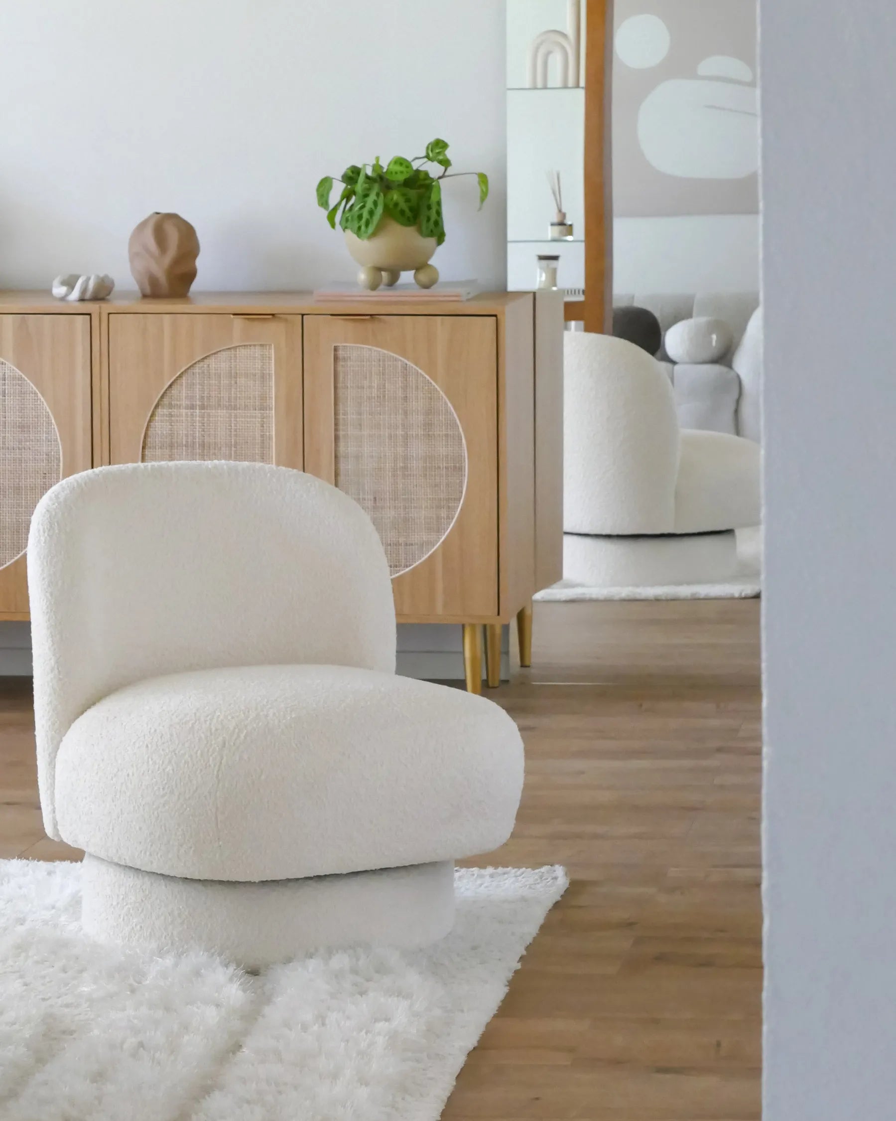 Swivel Armchair AYLO Boucle Off-White