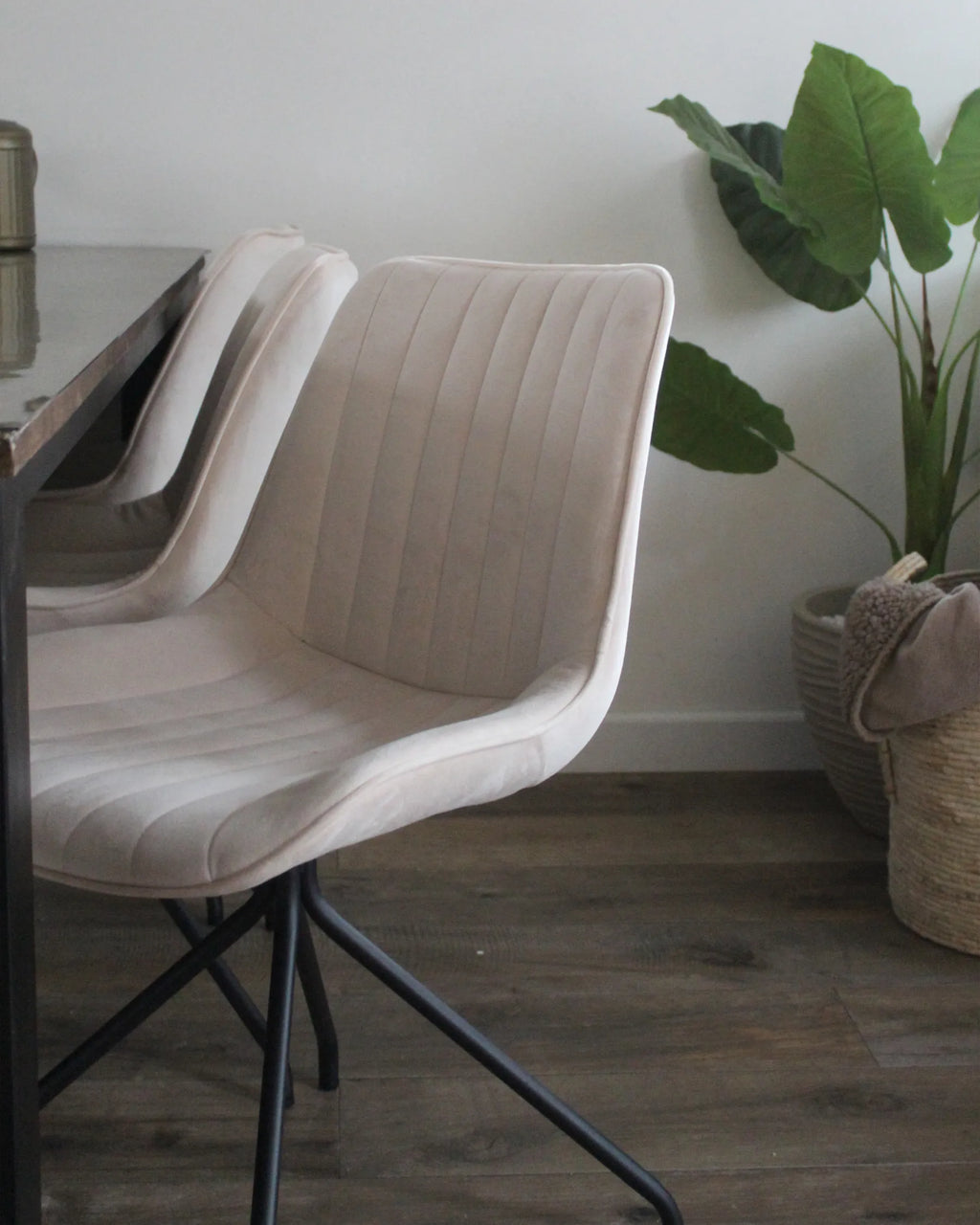 Set of 2 Dining Chairs NAVASOTA Velvet Beige