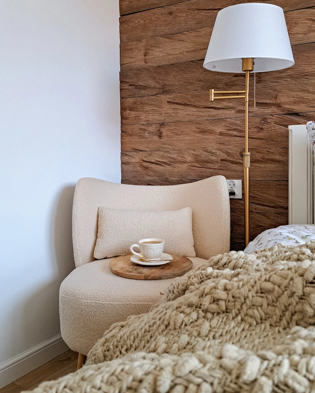 Armchair OTSBY II with Cushion Boucle Beige